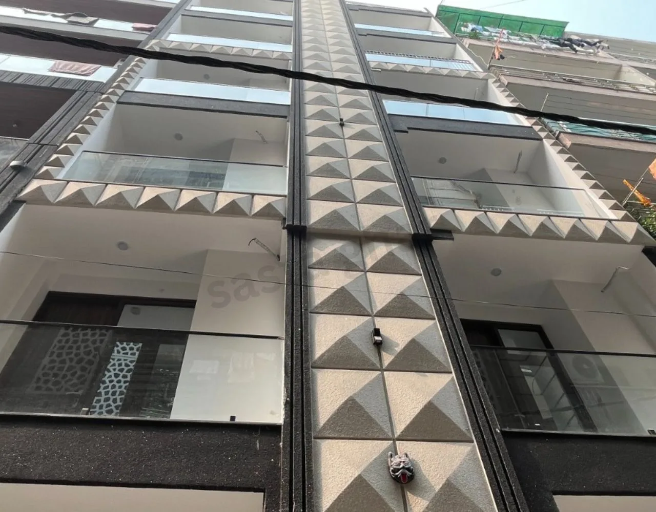 2 BHK Flat Near Golden Line Metro