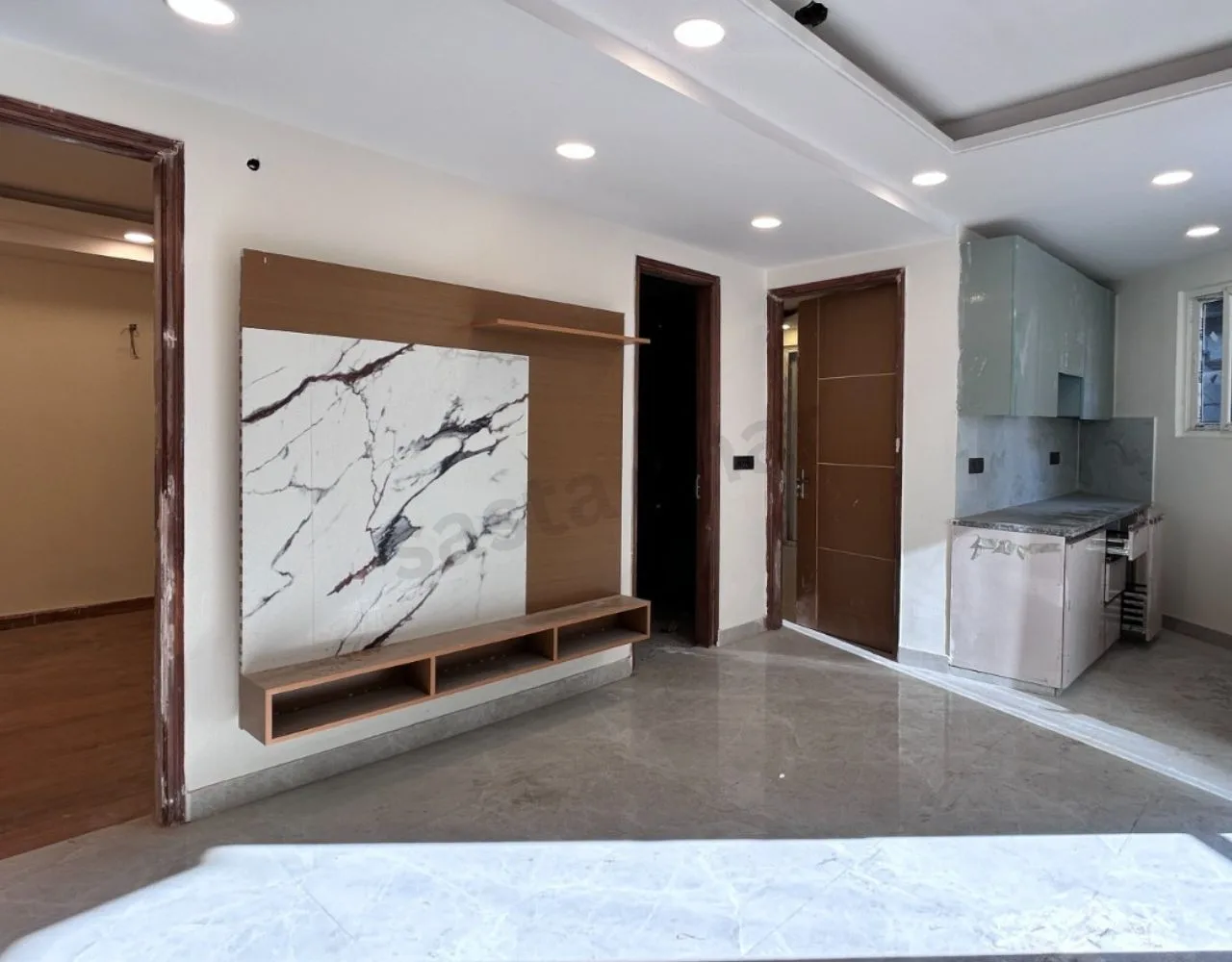 2 BHK Flat in Delhi Near Main Road