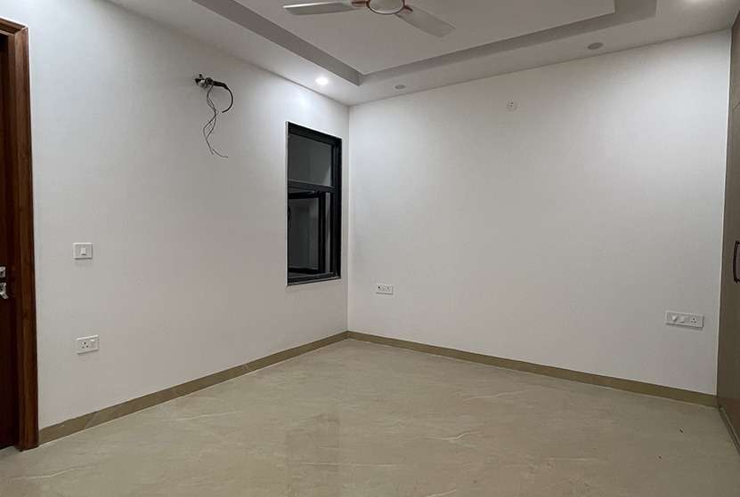 Spacious 4 BHK Flat in 200 sq.yd.
