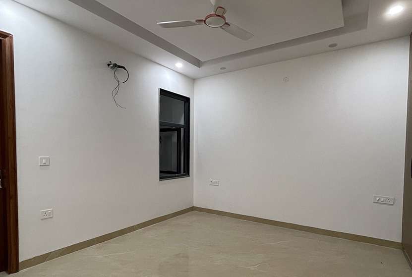 Spacious 4 BHK Flat in 200 sq.yd.