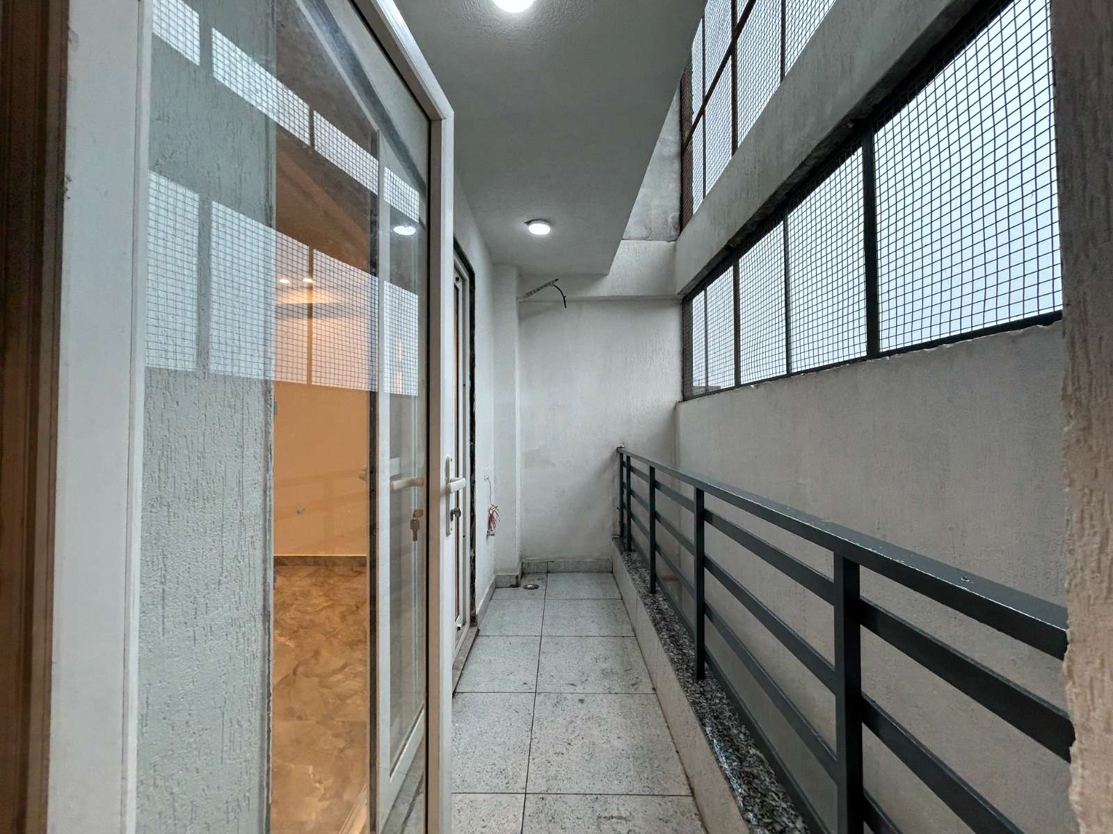 Independent 4 BHK flat with terrace rights