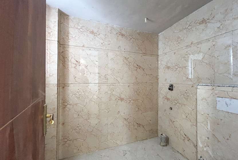 3 BHK Flat Near Main Road In South Delhi