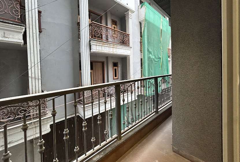 Luxury Independent 4 BHK Flat in South Delhi