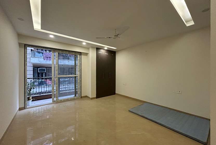 Luxury Independent 4 BHK Flat in South Delhi