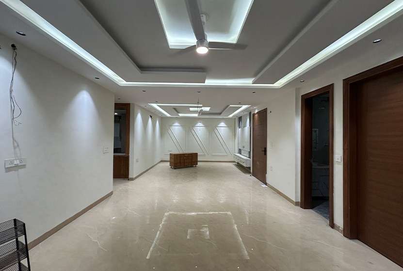 Luxury Independent 4 BHK Flat in South Delhi
