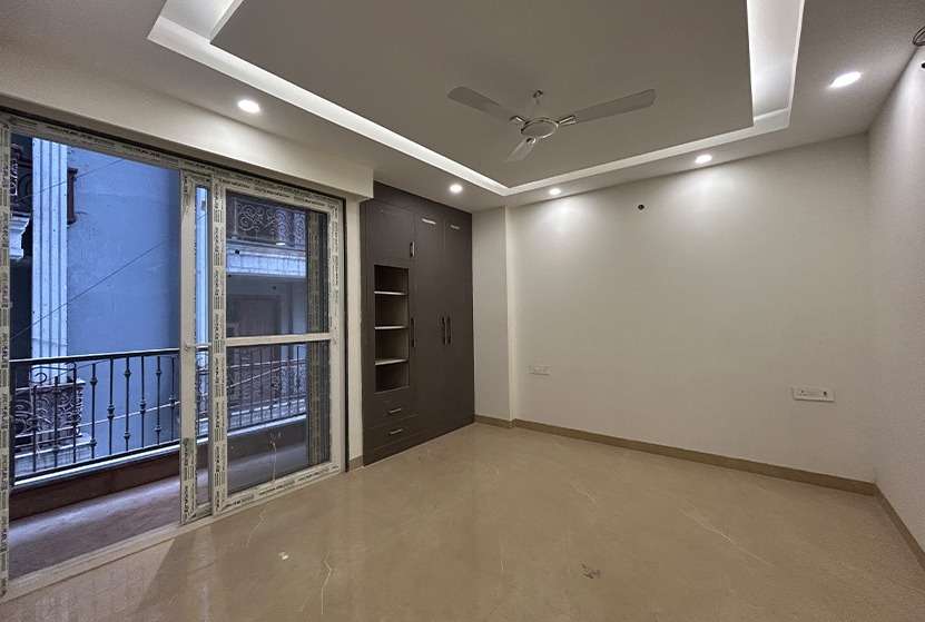 Luxury Independent 4 BHK Flat in South Delhi