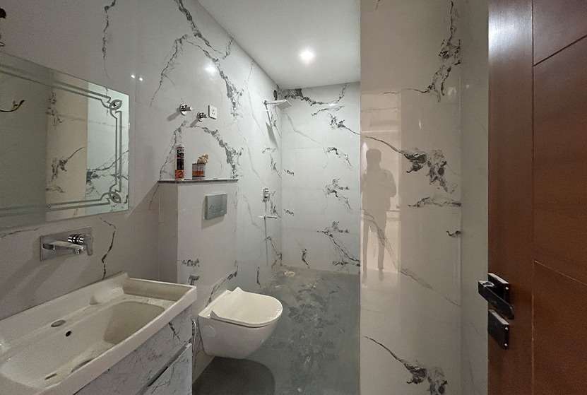 Luxury Independent 4 BHK Flat in South Delhi