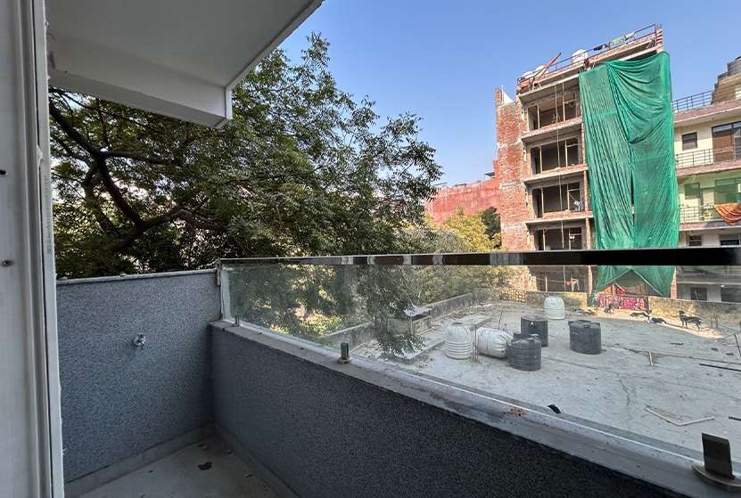 3 BHK With Terrace Rights In South Delhi