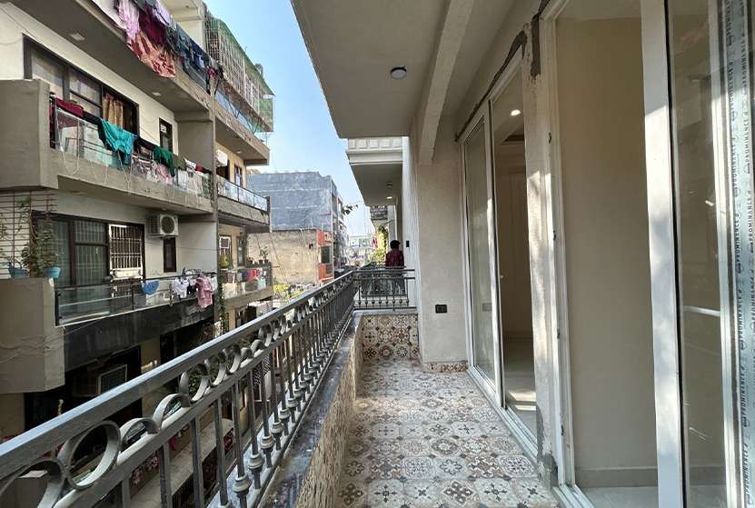 3 BHK Flat Near Main Road With Registry