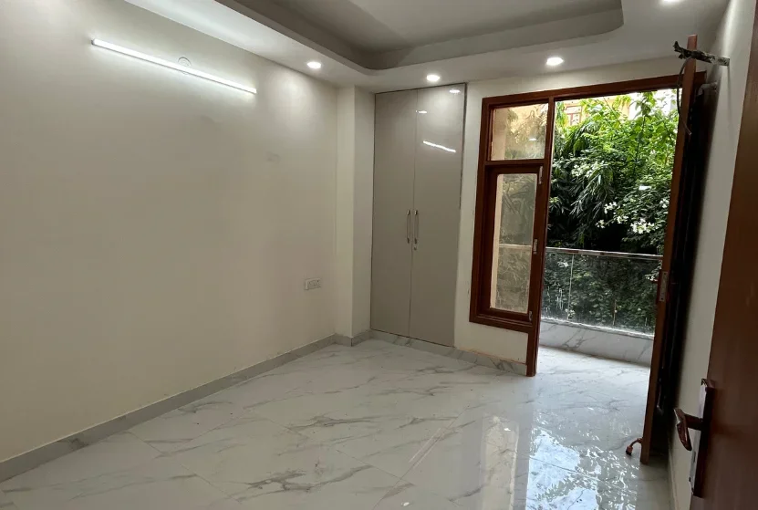 Independent 3 BHK Flat With Registry